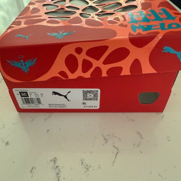 Boys Carmelo Anthony tennis shoes - Picture 4 of 6